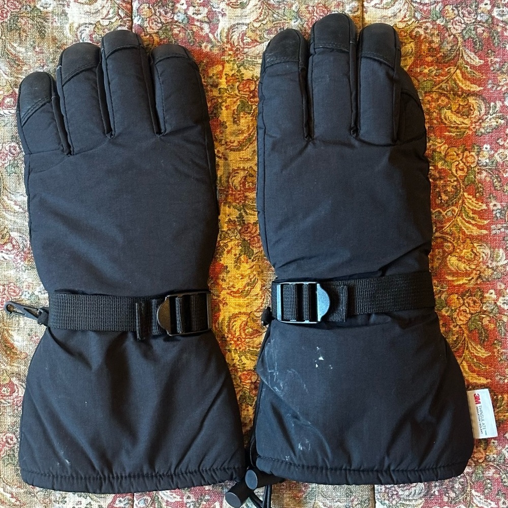 Men’s Black Winter Ski Gloves with Adjustable Straps